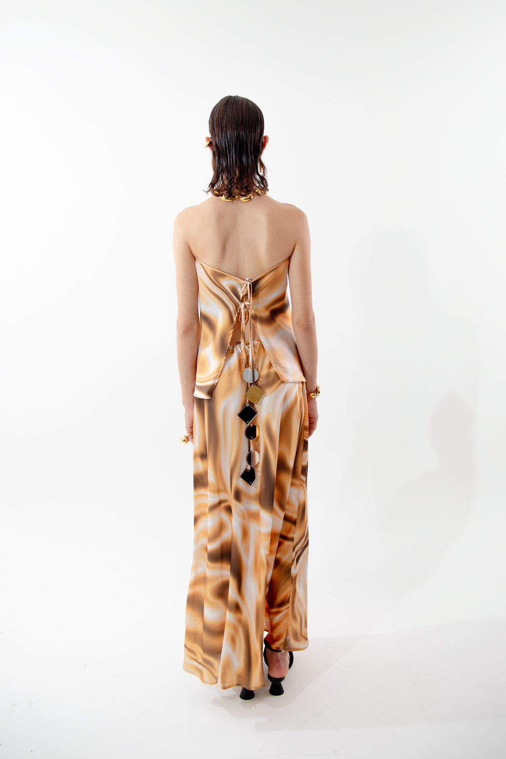 THE 'LIQUID GOLD' TOP