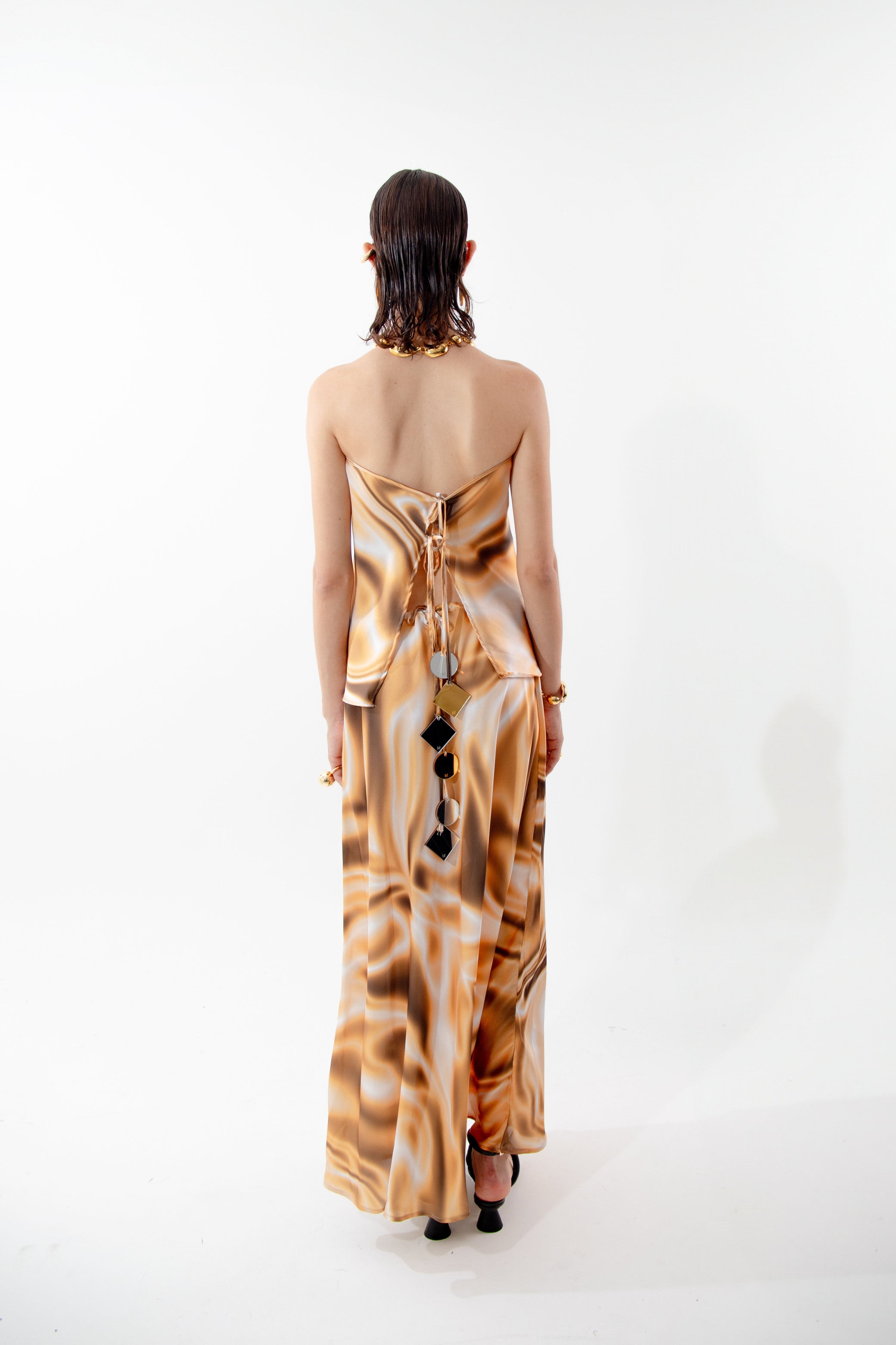 THE 'LIQUID GOLD' TOP