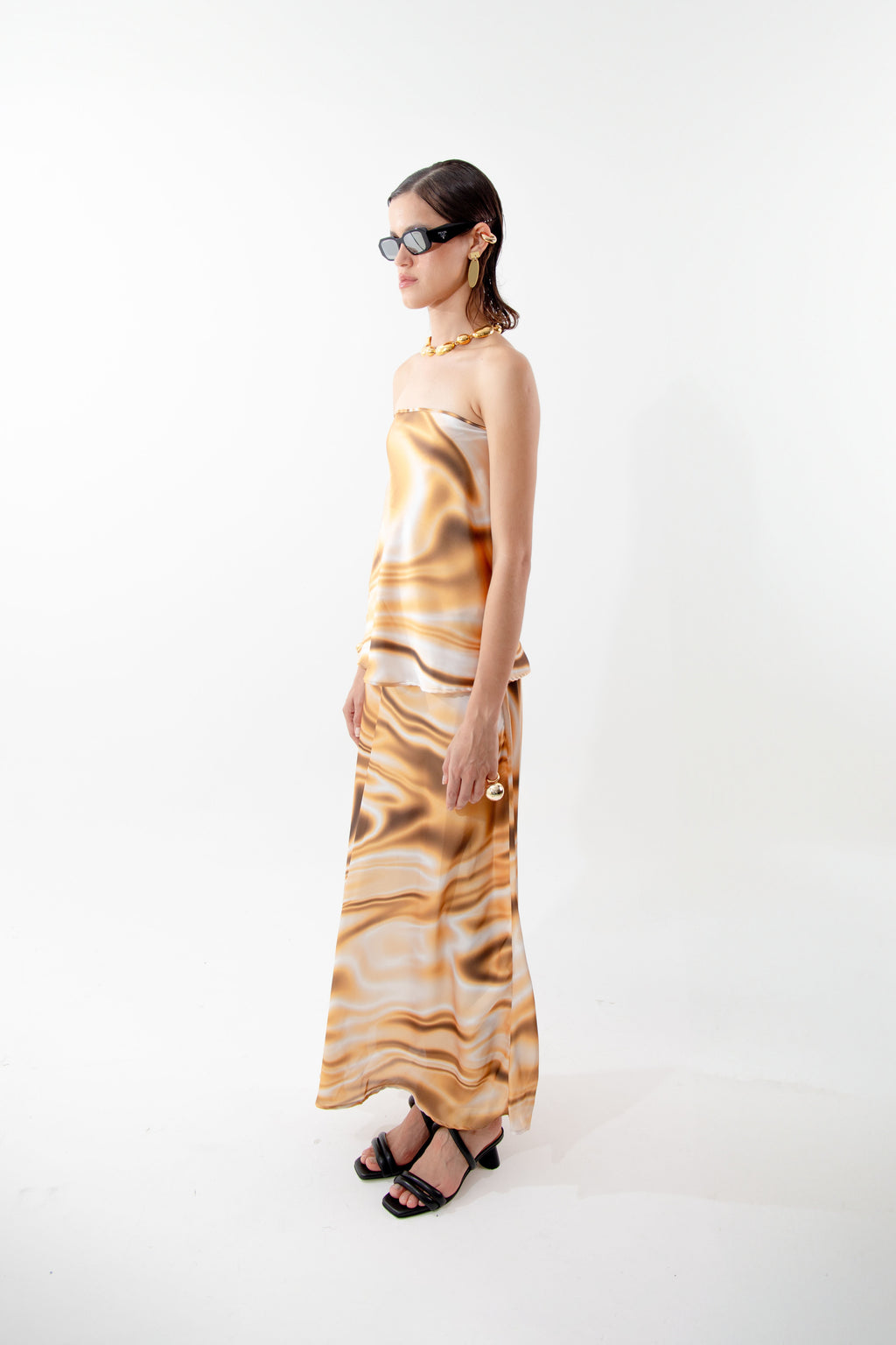 THE 'LIQUID GOLD' TOP