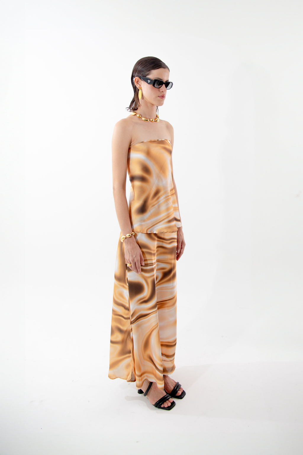 THE 'LIQUID GOLD' TOP