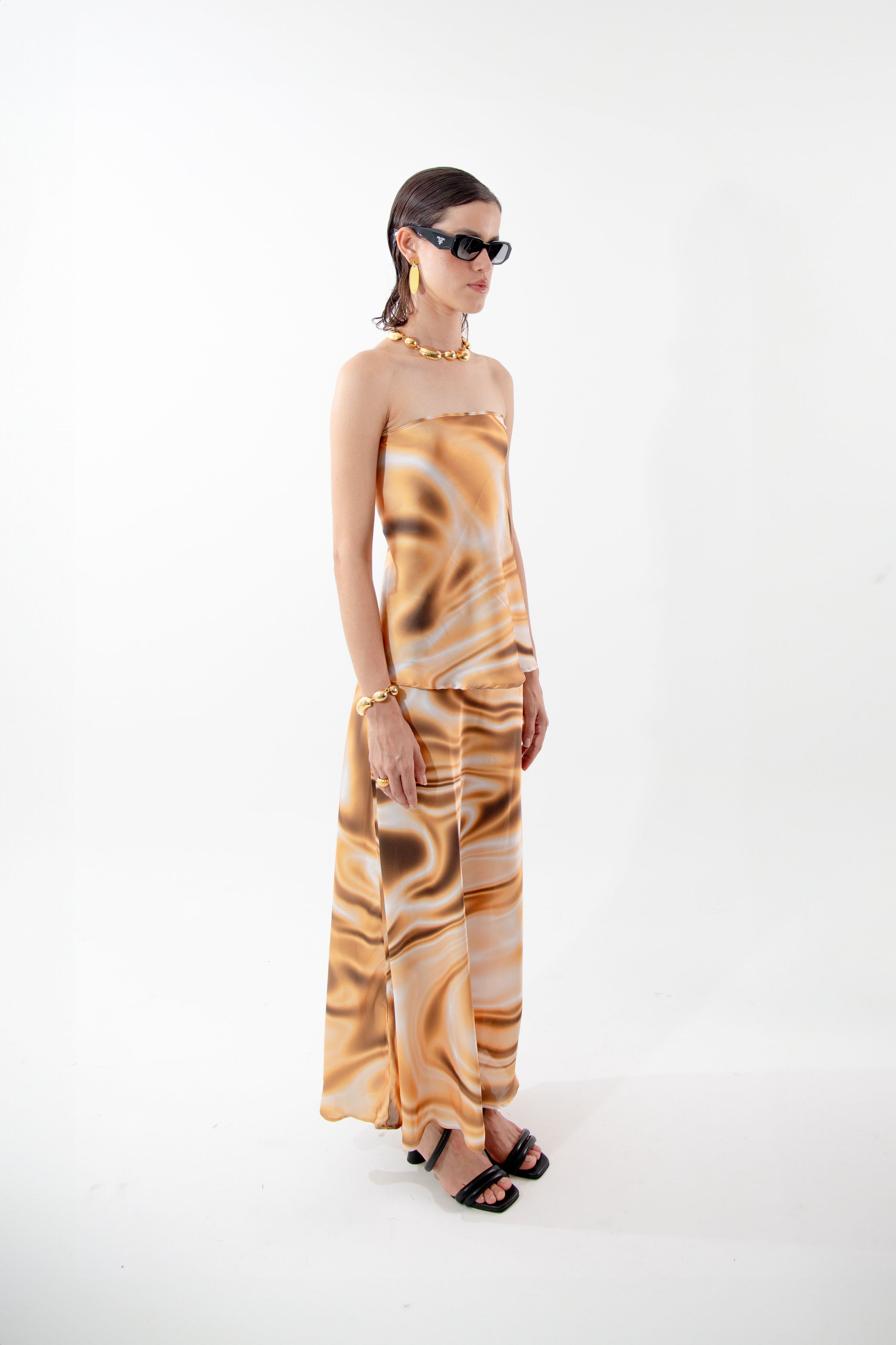 THE 'LIQUID GOLD' TOP